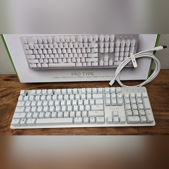 Razer Pro Type Wireless Mechanical Keyboard - Picture 2 of 9